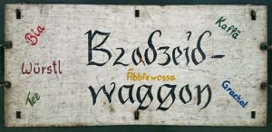 Brodzeidwaggon - Schild auf einem Waggon der Tegernseebahn